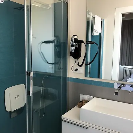 Pellicano Nocleg ze śniadaniem 2*