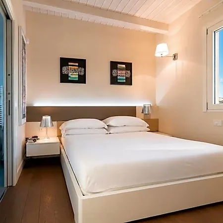 Pellicano 4*