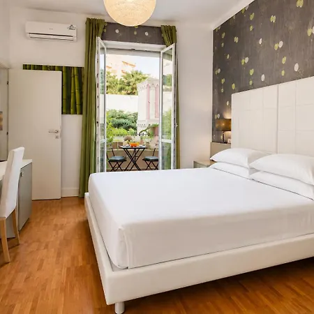 Pellicano 4*