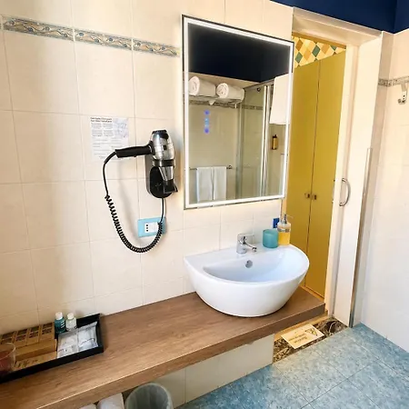 Oda ve Kahvaltı Pellicano 4*
