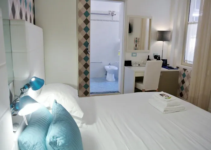 Oda ve Kahvaltı Pellicano 4*